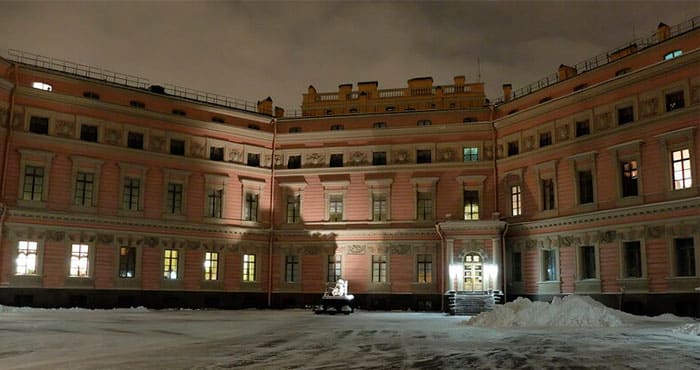 Михайловский замок - воплощенная в жизни мечта императора Павла I 94 умер где родился